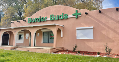 BORDER BUDS